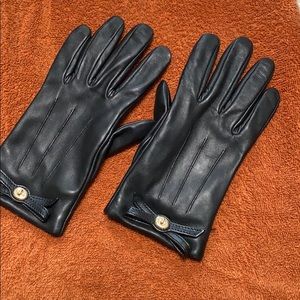 Coach bow gloves